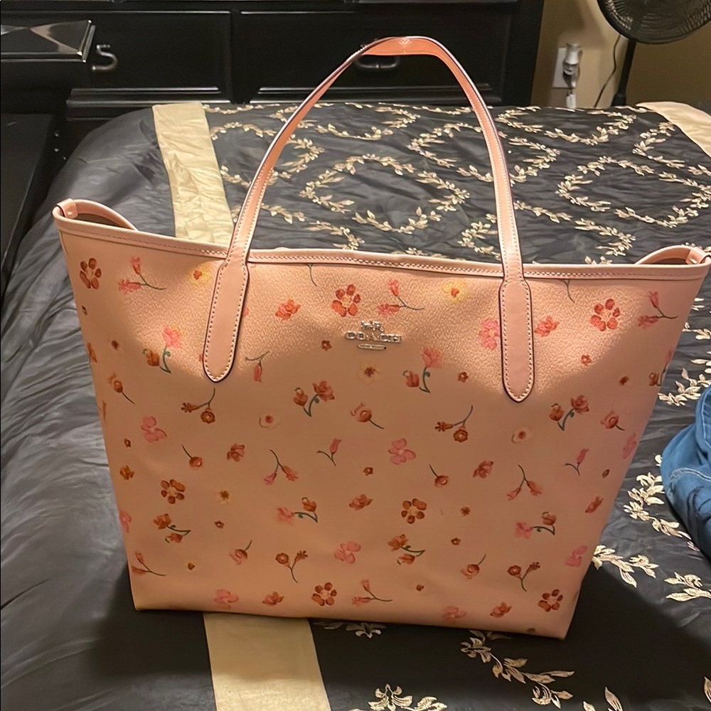 Coach Pink Floral Tote Spacious Design